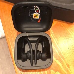 Power beats pro ear buds